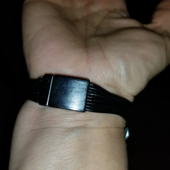 Black and Silver Magnetic Clasp Bracelet - Picture 3 of 3